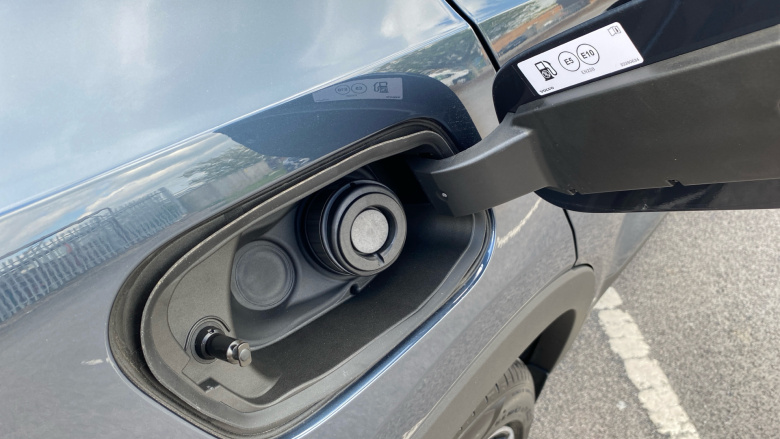 Volvo XC40 2.0 B3P Ultra Dark 5dr Auto Petrol Estate